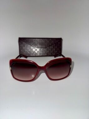 Authentic Gucci Red Sunglasses       Gradient Lenses Logo Detailing